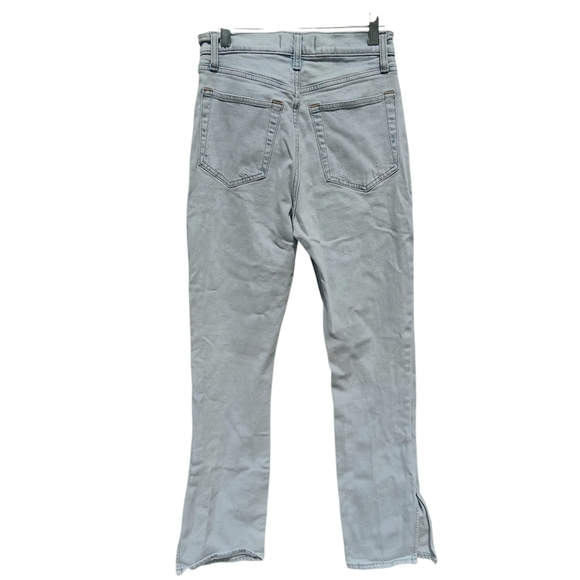 Abercrombie & Fitch The Slim Straight Ultra High Rise Size 26/2 Light Wash Slit - Picture 10 of 10